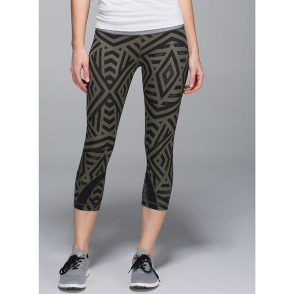Lululemon Run Inspire Crop Il Chevron Green and Black Leggings Size 6 - Picture 1 of 11